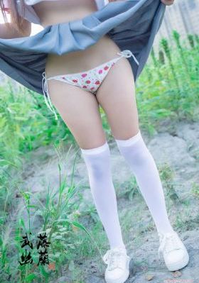 独自在夜晚的海边_1080P神马影院在线